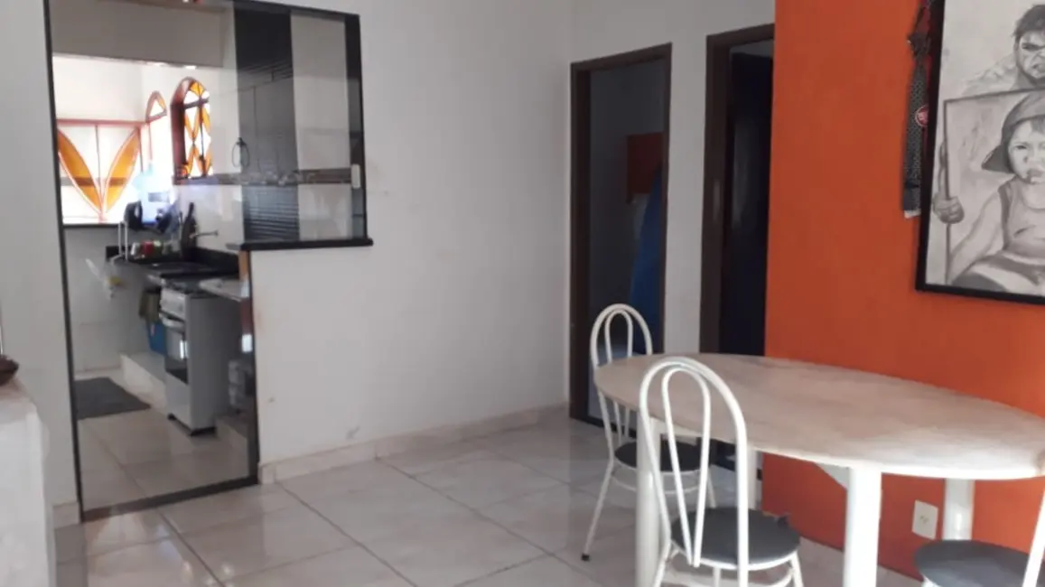 Casa com 3 quartos à venda, 156m2 em Antônia Cândida I, Uberaba - MG - imagem 3 Foto 3 de Casa com 3 quartos à venda, 156m2 em Antônia Cândida I, Uberaba - MG