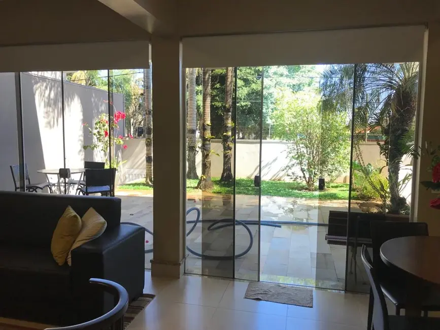 Casa com 5 quartos à venda, 430m2 em Vila Olímpica, Uberaba - MG - imagem 6 Foto 6 de Casa com 5 quartos à venda, 430m2 em Vila Olímpica, Uberaba - MG