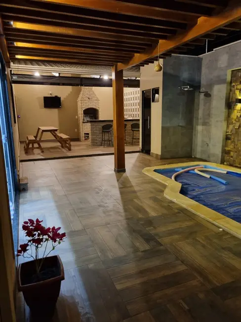 Casa com 4 quartos à venda, 261m2 em Deolinda Freire, Uberaba - MG - imagem 4 Foto 4 de Casa com 4 quartos à venda, 261m2 em Deolinda Freire, Uberaba - MG