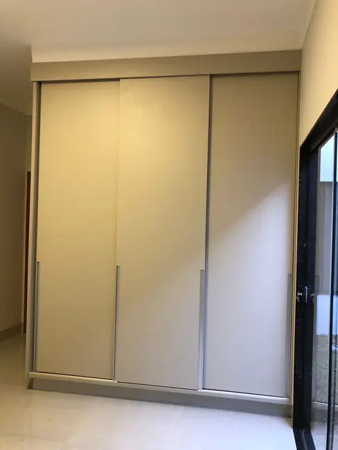 Casa com 3 quartos à venda, 220m2 em Santa Marta, Uberaba - MG - imagem 8 Foto 8 de Casa com 3 quartos à venda, 220m2 em Santa Marta, Uberaba - MG