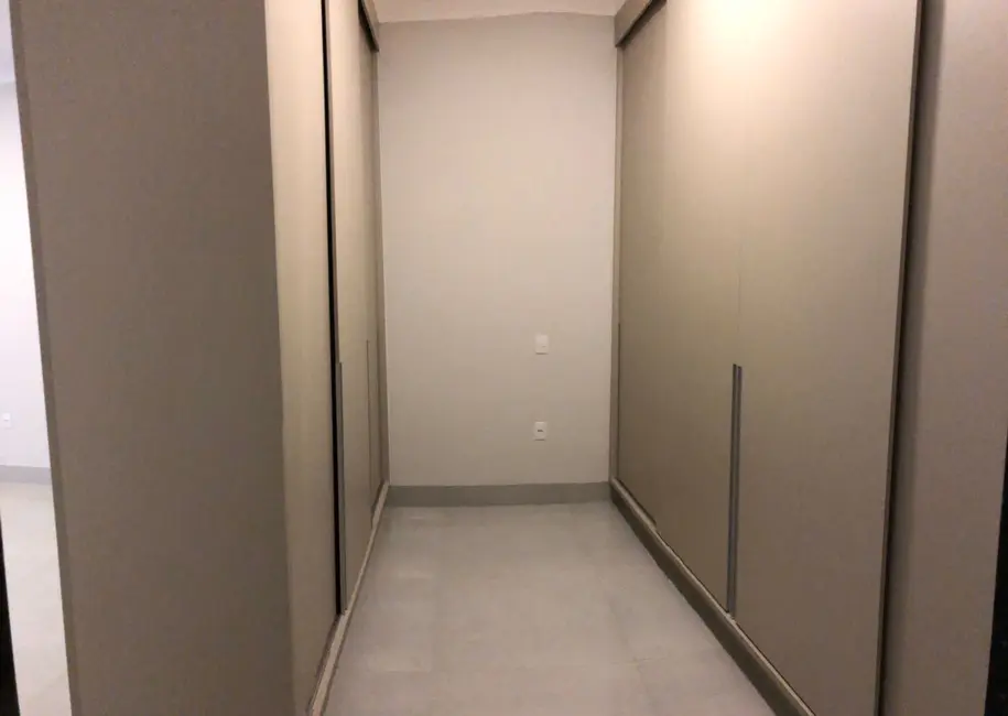 Casa com 3 quartos à venda, 220m2 em Santa Marta, Uberaba - MG - imagem 6 Foto 6 de Casa com 3 quartos à venda, 220m2 em Santa Marta, Uberaba - MG