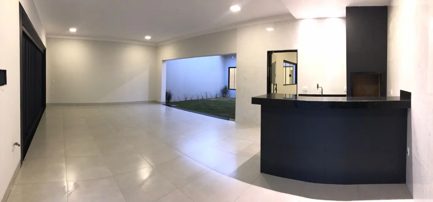 Casa com 3 quartos à venda, 220m2 em Santa Marta, Uberaba - MG - imagem 3 Foto 3 de Casa com 3 quartos à venda, 220m2 em Santa Marta, Uberaba - MG