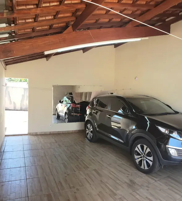 Casa com 3 quartos à venda, 108m2 em Conjunto Frei Eugênio, Uberaba - MG - imagem 6 Foto 6 de Casa com 3 quartos à venda, 108m2 em Conjunto Frei Eugênio, Uberaba - MG