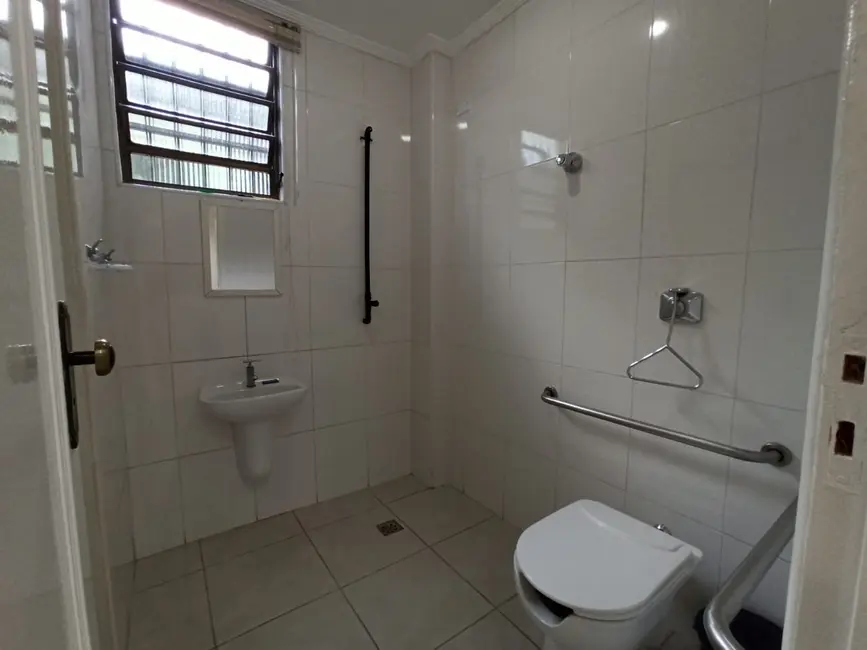 Sala Comercial com 4 quartos para alugar, 220m2 em Embaré, Santos - SP - imagem 4 Foto 4 de Sala Comercial com 4 quartos para alugar, 220m2 em Embaré, Santos - SP