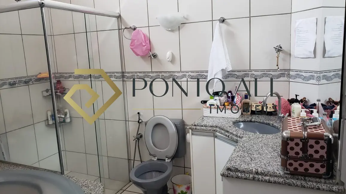 Casa com 3 quartos à venda, 129m2 em Olinda, Uberaba - MG - imagem 9 Foto 9 de Casa com 3 quartos à venda, 129m2 em Olinda, Uberaba - MG