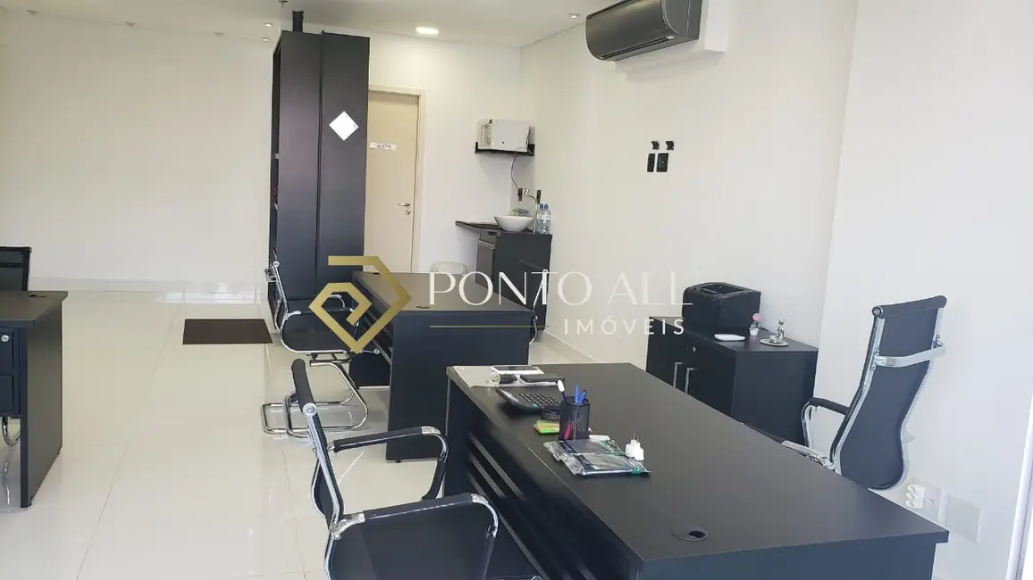 Sala Comercial para alugar, 51m2 em Gonzaga, Santos - SP - imagem 2 Foto 2 de Sala Comercial para alugar, 51m2 em Gonzaga, Santos - SP