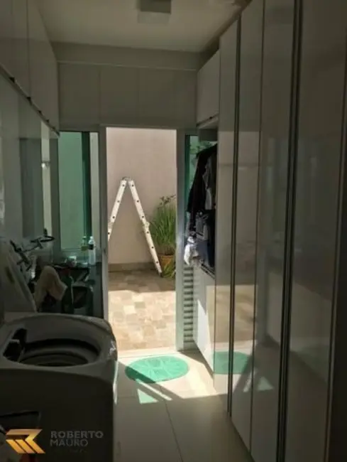 Foto 3 de Casa de Condomínio com 4 quartos à venda, 350m2 em Recreio dos Bandeirantes, Uberaba - MG