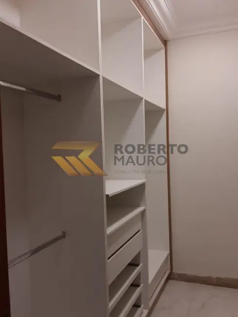 Foto 9 de Casa de Condomínio com 4 quartos à venda, 360m2 em Recreio dos Bandeirantes, Uberaba - MG