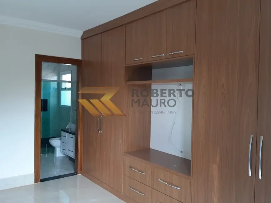 Foto 6 de Casa de Condomínio com 4 quartos à venda, 340m2 em Recreio dos Bandeirantes, Uberaba - MG