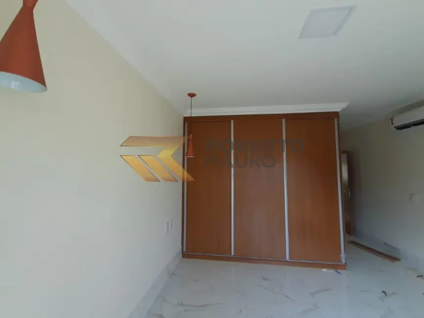 Foto 2 de Casa de Condomínio com 4 quartos à venda, 360m2 em Recreio dos Bandeirantes, Uberaba - MG