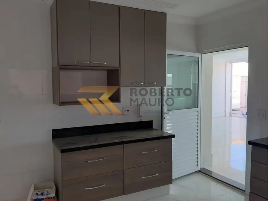 Foto 4 de Casa de Condomínio com 4 quartos à venda, 360m2 em Recreio dos Bandeirantes, Uberaba - MG