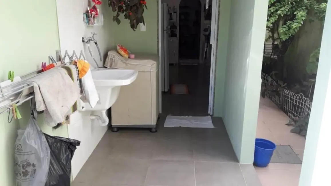 Casa com 2 quartos à venda, 100m2 em Palmeiras, Cabo Frio - RJ - imagem 3 Foto 3 de Casa com 2 quartos à venda, 100m2 em Palmeiras, Cabo Frio - RJ