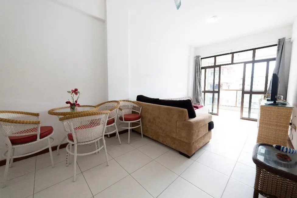 Foto 2 de Apartamento com 2 quartos à venda, 80m2 em Cabo Frio - RJ
