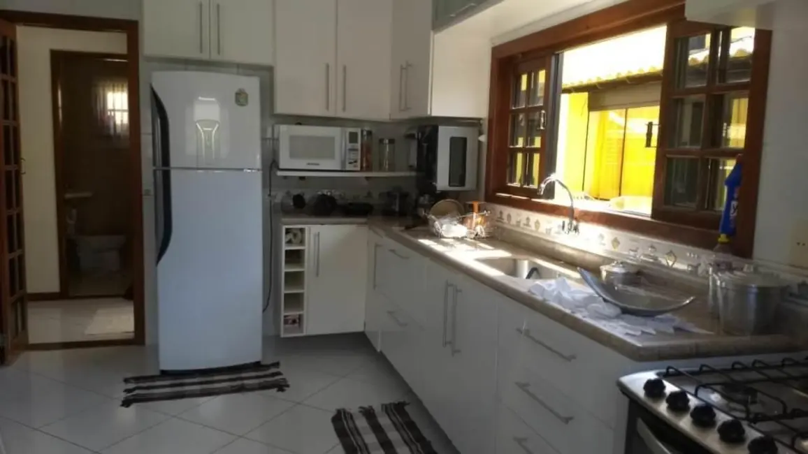 Casa com 3 quartos à venda, 200m2 em Ogiva, Cabo Frio - RJ - imagem 6 Foto 6 de Casa com 3 quartos à venda, 200m2 em Ogiva, Cabo Frio - RJ