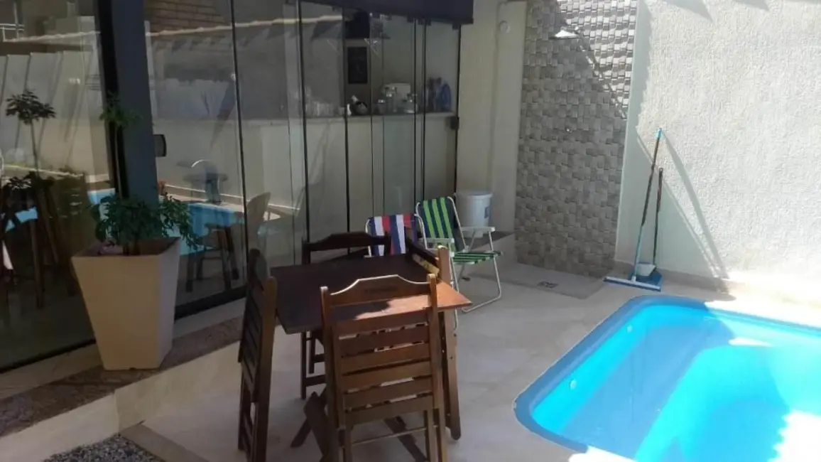 Casa com 3 quartos à venda, 200m2 em Ogiva, Cabo Frio - RJ - imagem 4 Foto 4 de Casa com 3 quartos à venda, 200m2 em Ogiva, Cabo Frio - RJ