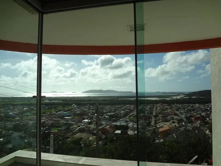 Foto 8 de Casa de Condomínio com 3 quartos à venda, 150m2 em Cabo Frio - RJ