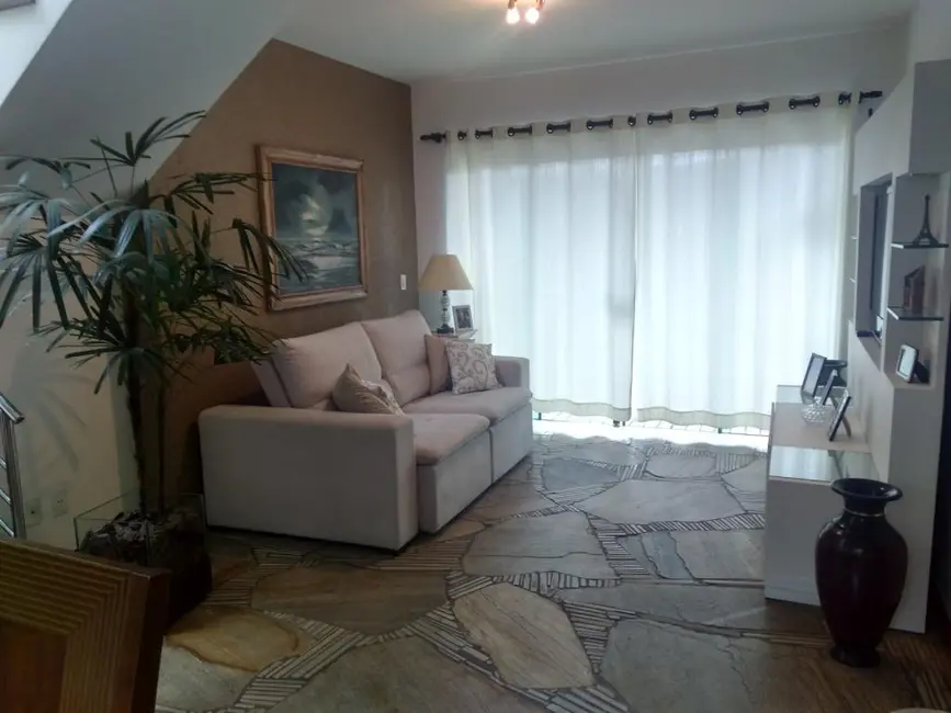 Casa com 4 quartos à venda, 131m2 em Palmeiras, Cabo Frio - RJ - imagem 8 Foto 8 de Casa com 4 quartos à venda, 131m2 em Palmeiras, Cabo Frio - RJ