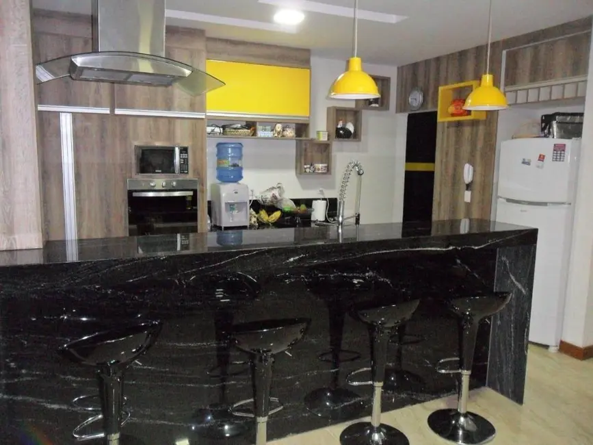 Casa com 3 quartos à venda, 225m2 em Portinho, Cabo Frio - RJ - imagem 6 Foto 6 de Casa com 3 quartos à venda, 225m2 em Portinho, Cabo Frio - RJ