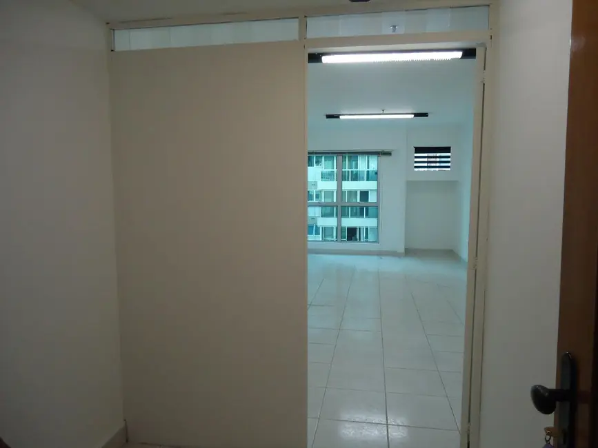 Sala Comercial à venda, 30m2 em Rio De Janeiro - RJ - imagem 6 Foto 6 de Sala Comercial à venda, 30m2 em Rio De Janeiro - RJ