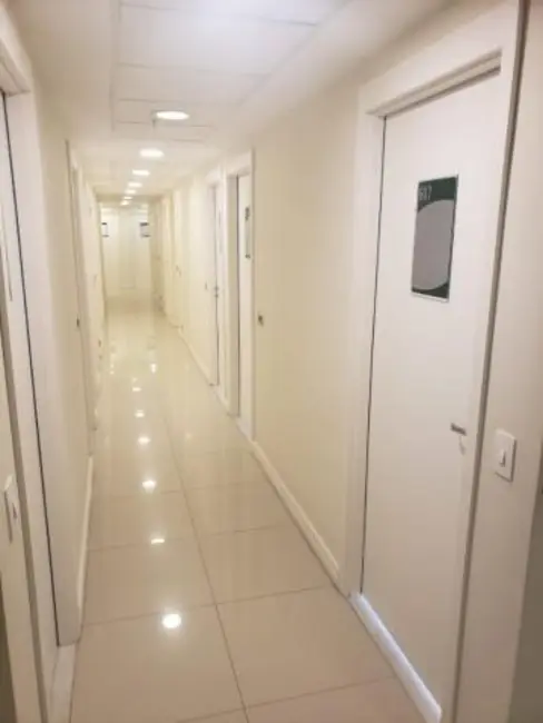 Sala Comercial à venda, 37m2 em Rio De Janeiro - RJ - imagem 6 Foto 6 de Sala Comercial à venda, 37m2 em Rio De Janeiro - RJ