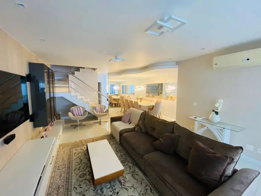 Foto 2 de Casa de Condomínio com 5 quartos à venda, 506m2 em Rio De Janeiro - RJ