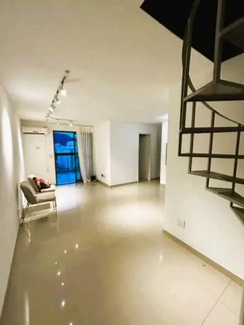 Foto 1 de Cobertura com 2 quartos para alugar, 135m2 em Rio De Janeiro - RJ