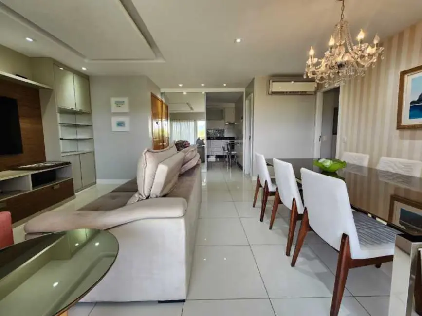 Apartamento com 3 quartos para alugar, 133m2 em Rio De Janeiro - RJ - imagem 2 Foto 2 de Apartamento com 3 quartos para alugar, 133m2 em Rio De Janeiro - RJ