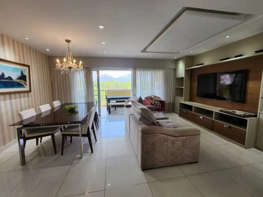 Apartamento com 3 quartos para alugar, 133m2 em Rio De Janeiro - RJ - imagem 1 Foto 1 de Apartamento com 3 quartos para alugar, 133m2 em Rio De Janeiro - RJ