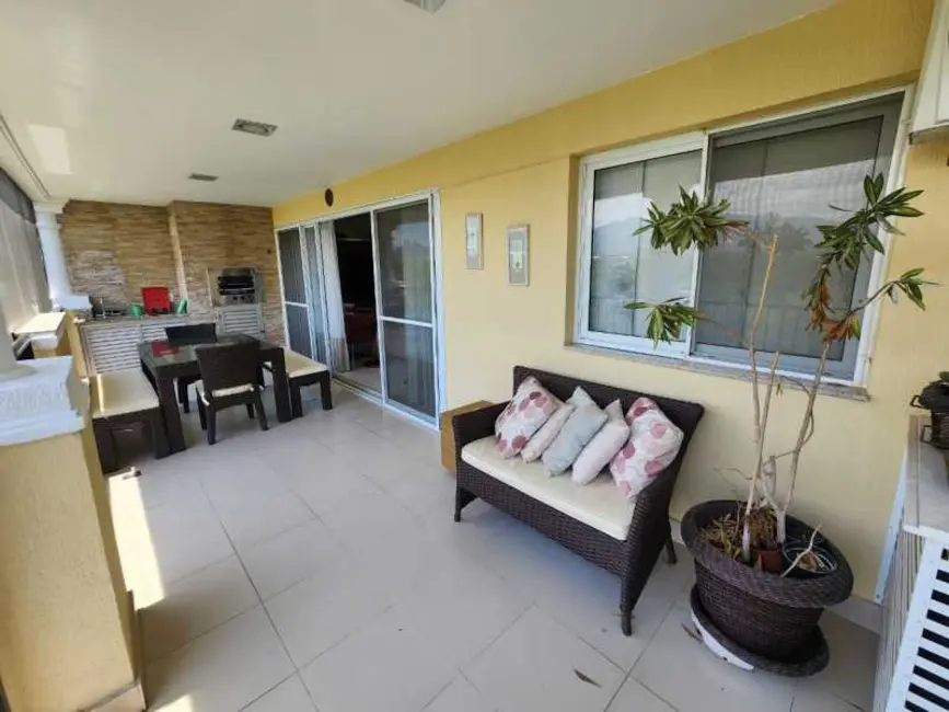 Apartamento com 3 quartos para alugar, 133m2 em Rio De Janeiro - RJ - imagem 7 Foto 7 de Apartamento com 3 quartos para alugar, 133m2 em Rio De Janeiro - RJ