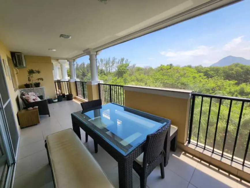 Apartamento com 3 quartos para alugar, 133m2 em Rio De Janeiro - RJ - imagem 8 Foto 8 de Apartamento com 3 quartos para alugar, 133m2 em Rio De Janeiro - RJ