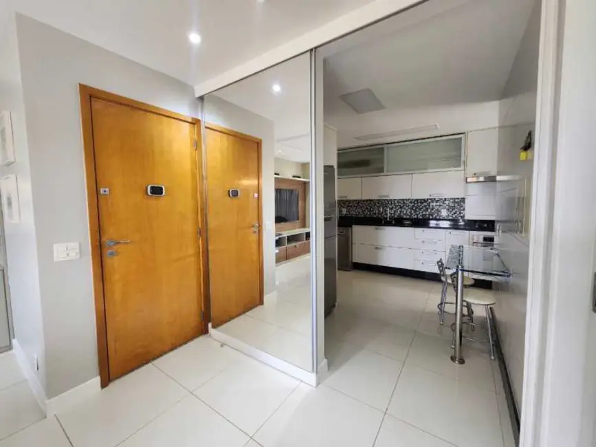 Apartamento com 3 quartos para alugar, 133m2 em Rio De Janeiro - RJ - imagem 4 Foto 4 de Apartamento com 3 quartos para alugar, 133m2 em Rio De Janeiro - RJ
