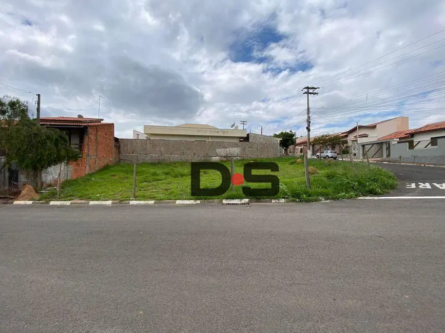 Foto 1 de Terreno / Lote à venda, 365m2 em Cerquilho - SP