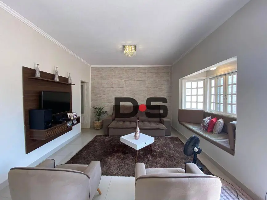 Foto 1 de Casa com 4 quartos à venda, 274m2 em Cerquilho - SP