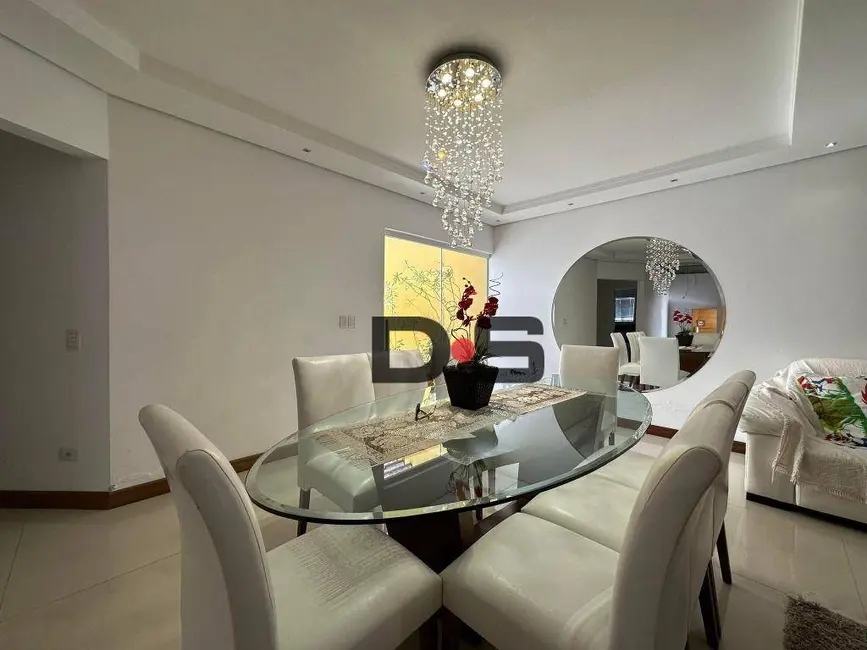 Foto 3 de Casa com 3 quartos à venda, 300m2 em Cerquilho - SP