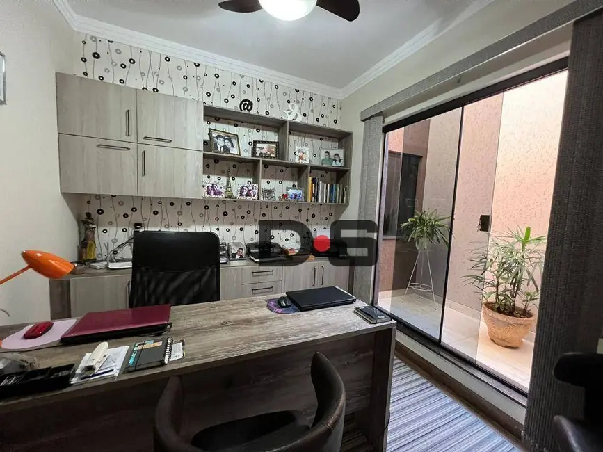 Foto 3 de Casa com 2 quartos à venda, 327m2 em Cerquilho - SP