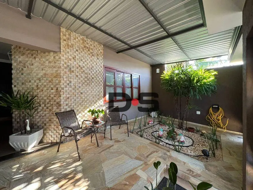 Foto 2 de Casa com 2 quartos à venda, 327m2 em Cerquilho - SP