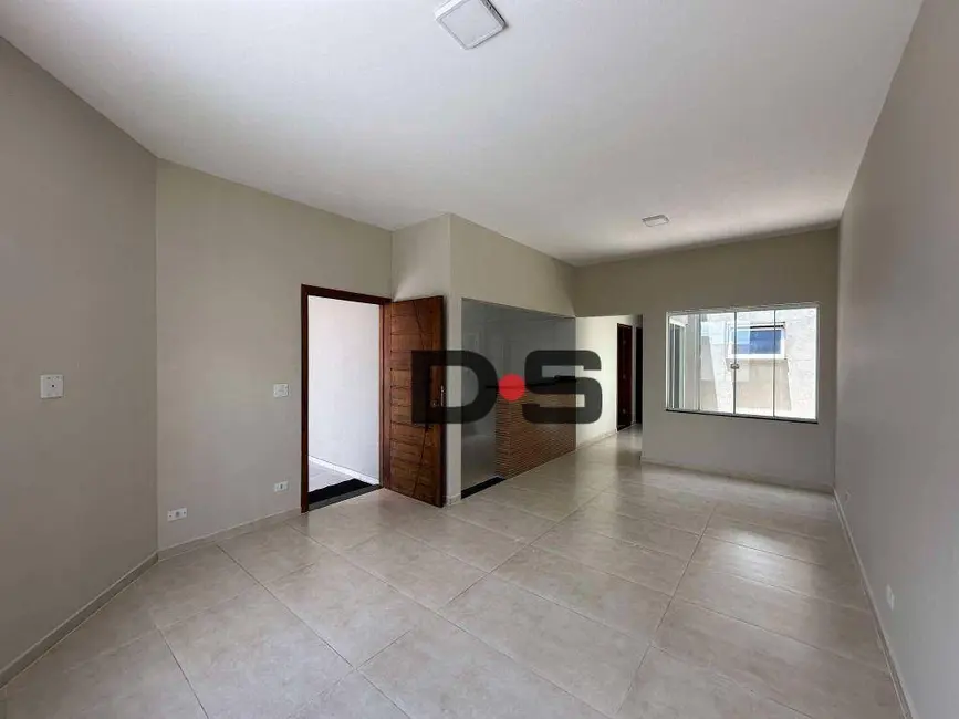 Foto 2 de Casa com 3 quartos à venda, 200m2 em Cerquilho - SP