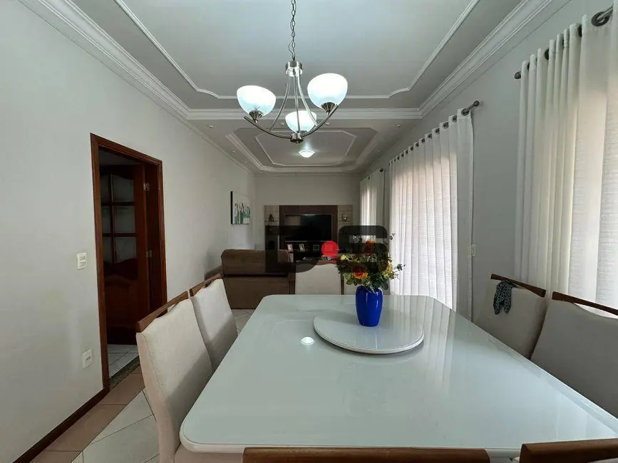 Foto 2 de Casa com 3 quartos à venda, 306m2 em Centro, Cerquilho - SP