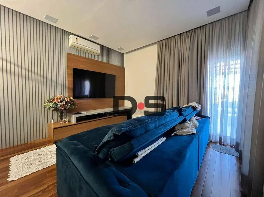 Foto 2 de Sobrado com 3 quartos à venda, 300m2 em Cerquilho - SP