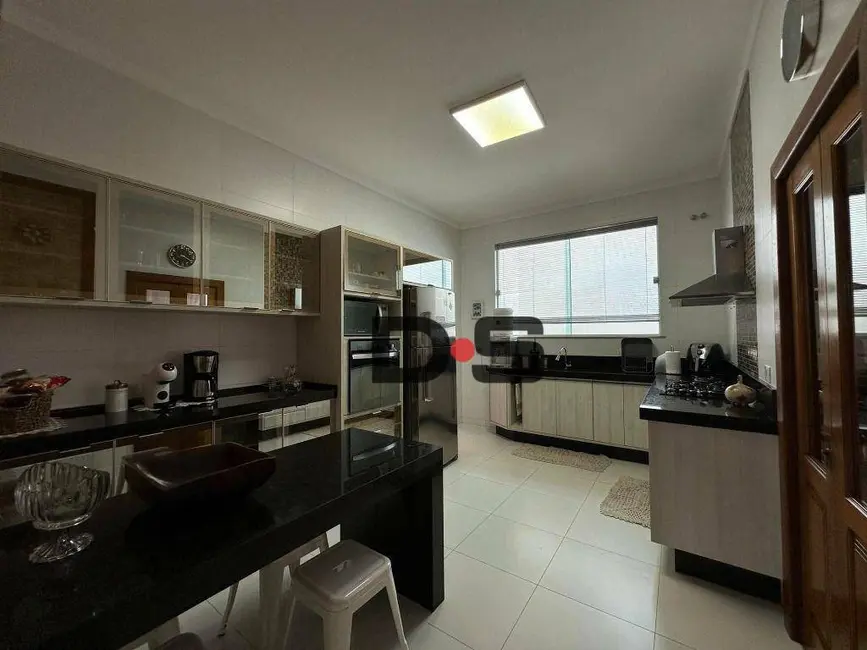 Foto 4 de Casa com 3 quartos à venda, 525m2 em Cerquilho - SP