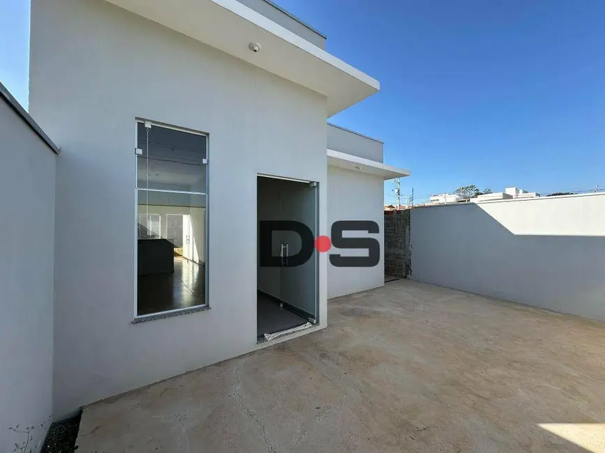 Foto 2 de Casa com 2 quartos à venda, 200m2 em Cerquilho - SP