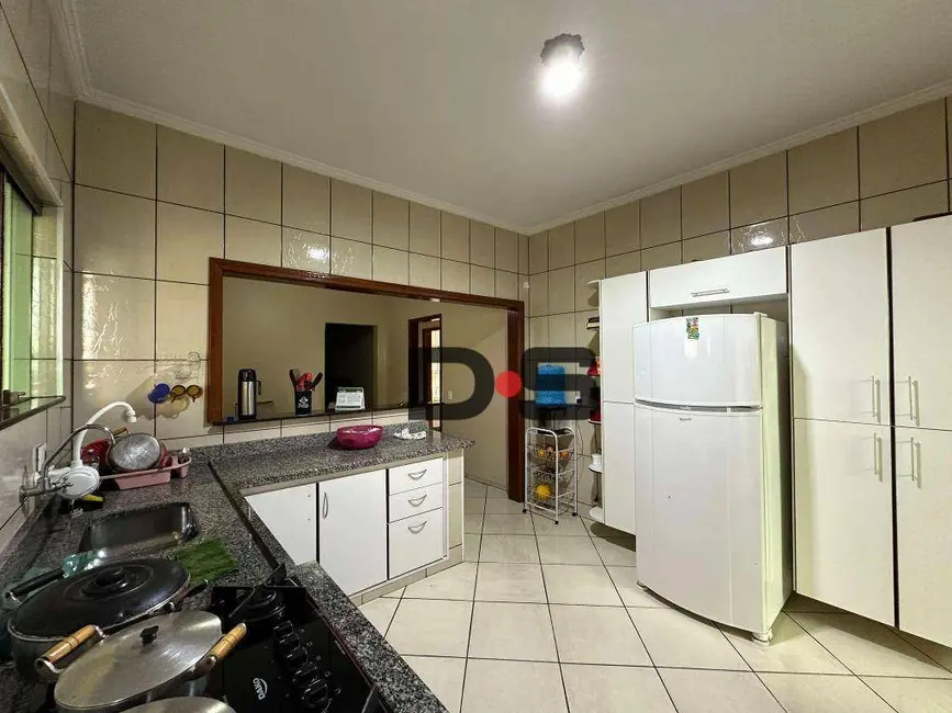 Foto 2 de Casa com 3 quartos à venda, 425m2 em Cerquilho - SP