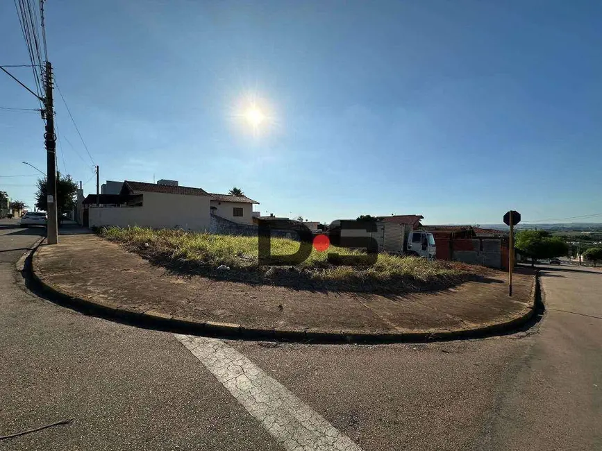 Foto 2 de Terreno / Lote à venda, 325m2 em Cerquilho - SP