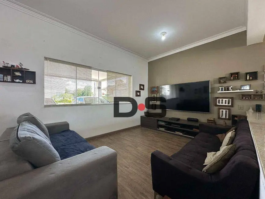 Foto 2 de Sobrado com 4 quartos à venda, 400m2 em Cerquilho - SP