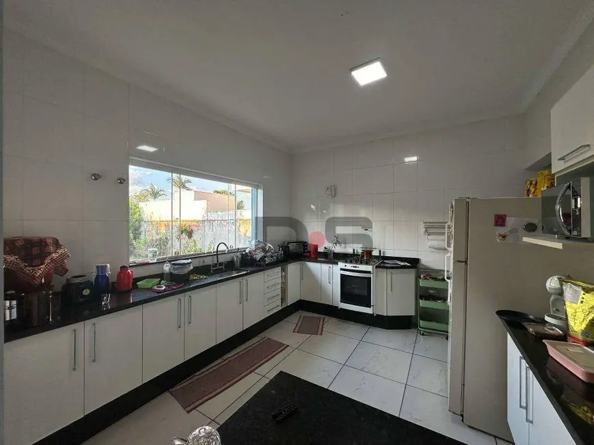 Foto 4 de Chácara com 5 quartos à venda, 1000m2 em Cerquilho - SP