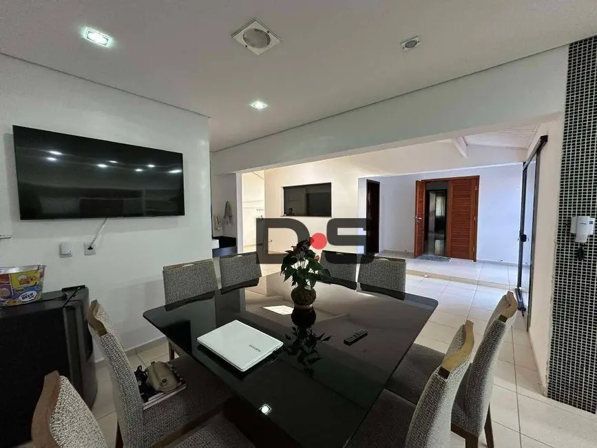 Sobrado com 4 quartos à venda, 334m2 em Cerquilho - SP - imagem 5 Foto 5 de Sobrado com 4 quartos à venda, 334m2 em Cerquilho - SP
