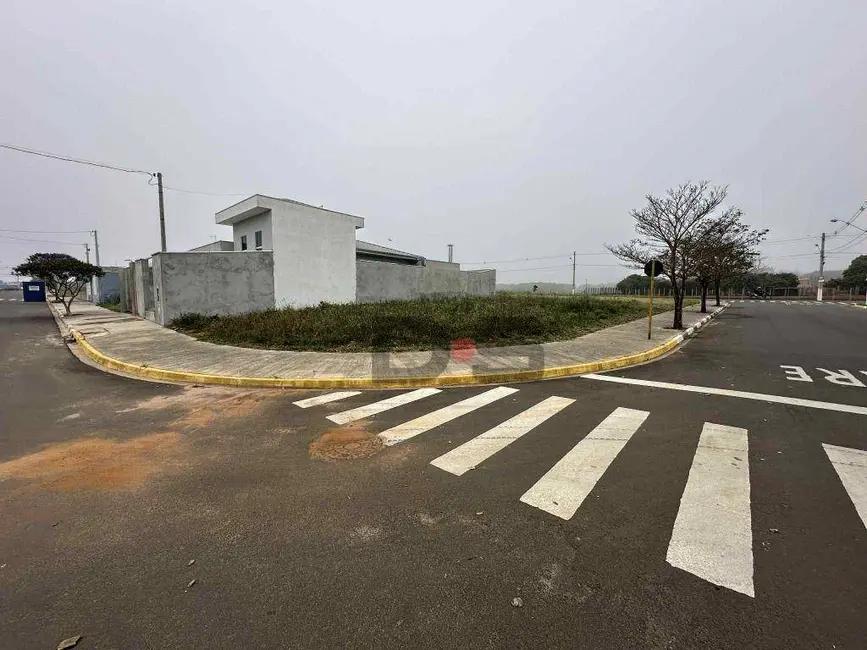 Foto 1 de Terreno / Lote à venda, 340m2 em Cerquilho - SP