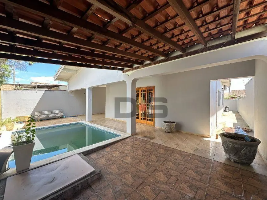 Foto 1 de Casa com 3 quartos à venda, 287m2 em Cerquilho - SP