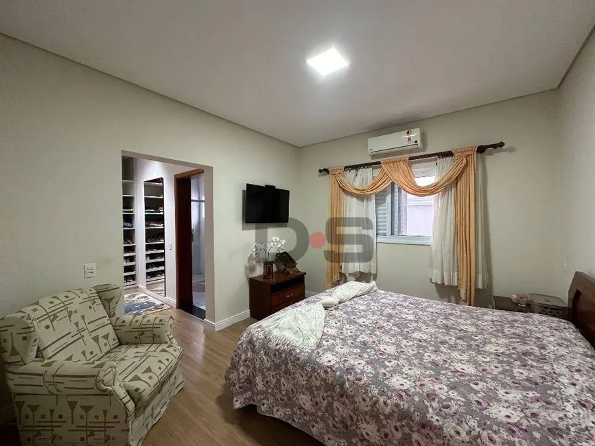 Foto 4 de Casa com 3 quartos à venda, 288m2 em Cerquilho - SP