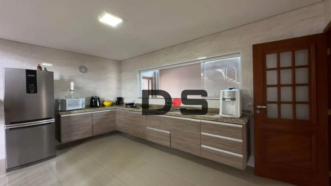 Foto 3 de Sobrado com 4 quartos à venda, 300m2 em Cerquilho - SP